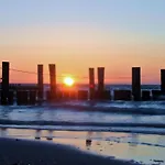 Strandnahe Mit Terrasse Und Parkplatz By Interhome 아파트 *